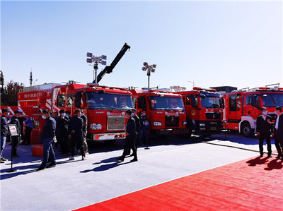 占據(jù)消防展半壁江山,中國(guó)重汽用實(shí)力詮釋高端重卡